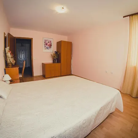 Gt Green Fort Beach Apartment